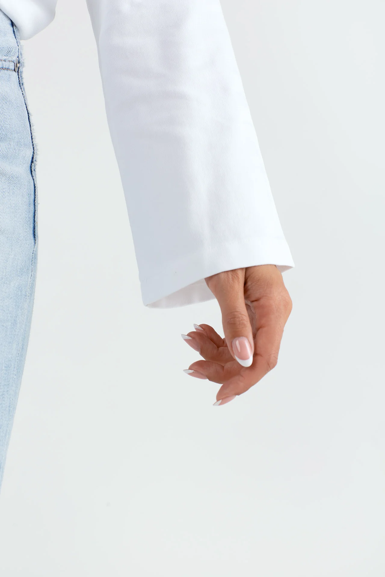 "The Anna Longsleeve" - Boyfriend T-shirt (White) - Image 4