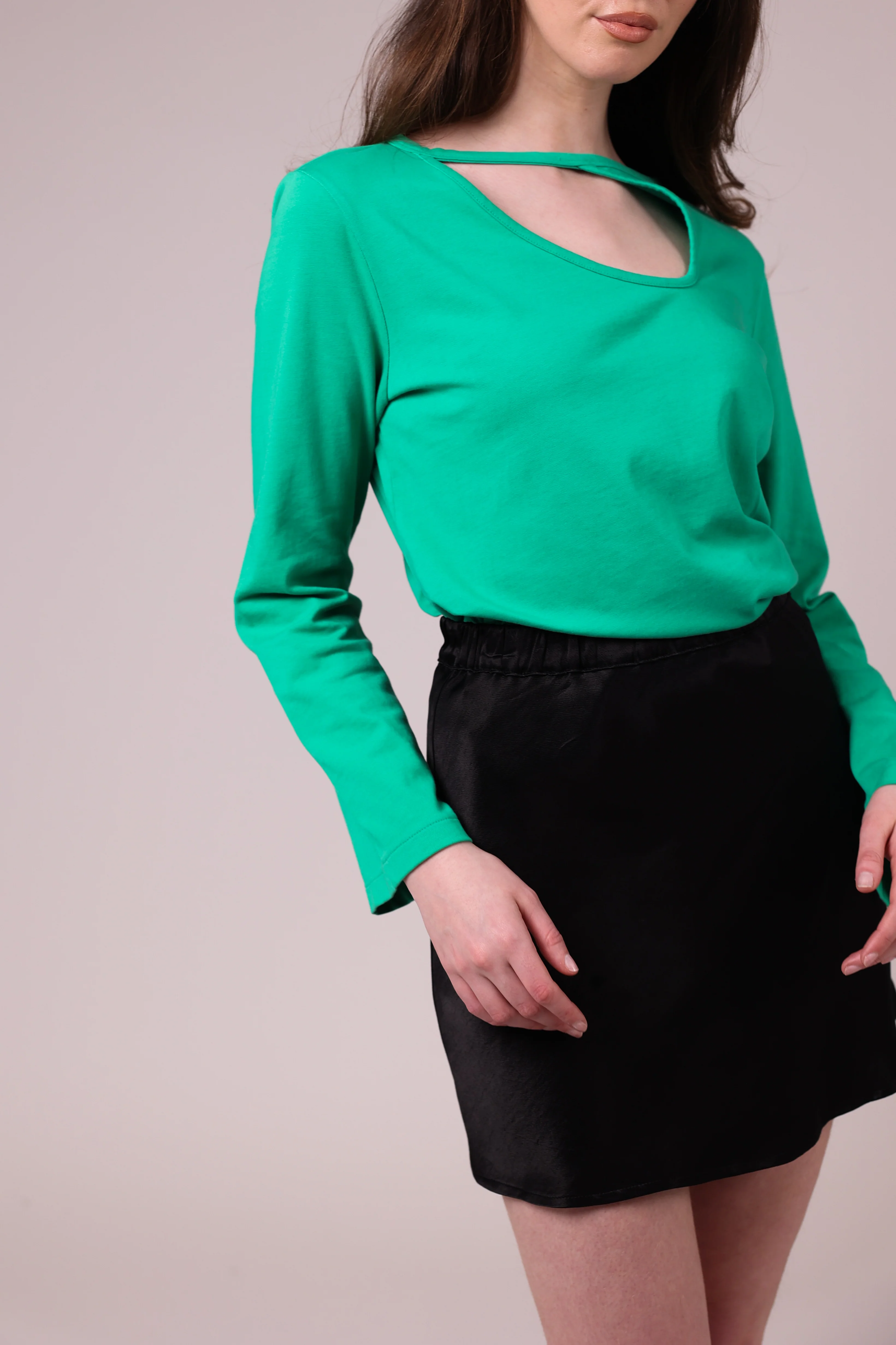 "The Stefanie Longsleeve"- Boyfriend Cut Out T-shirt (Green) - Image 4