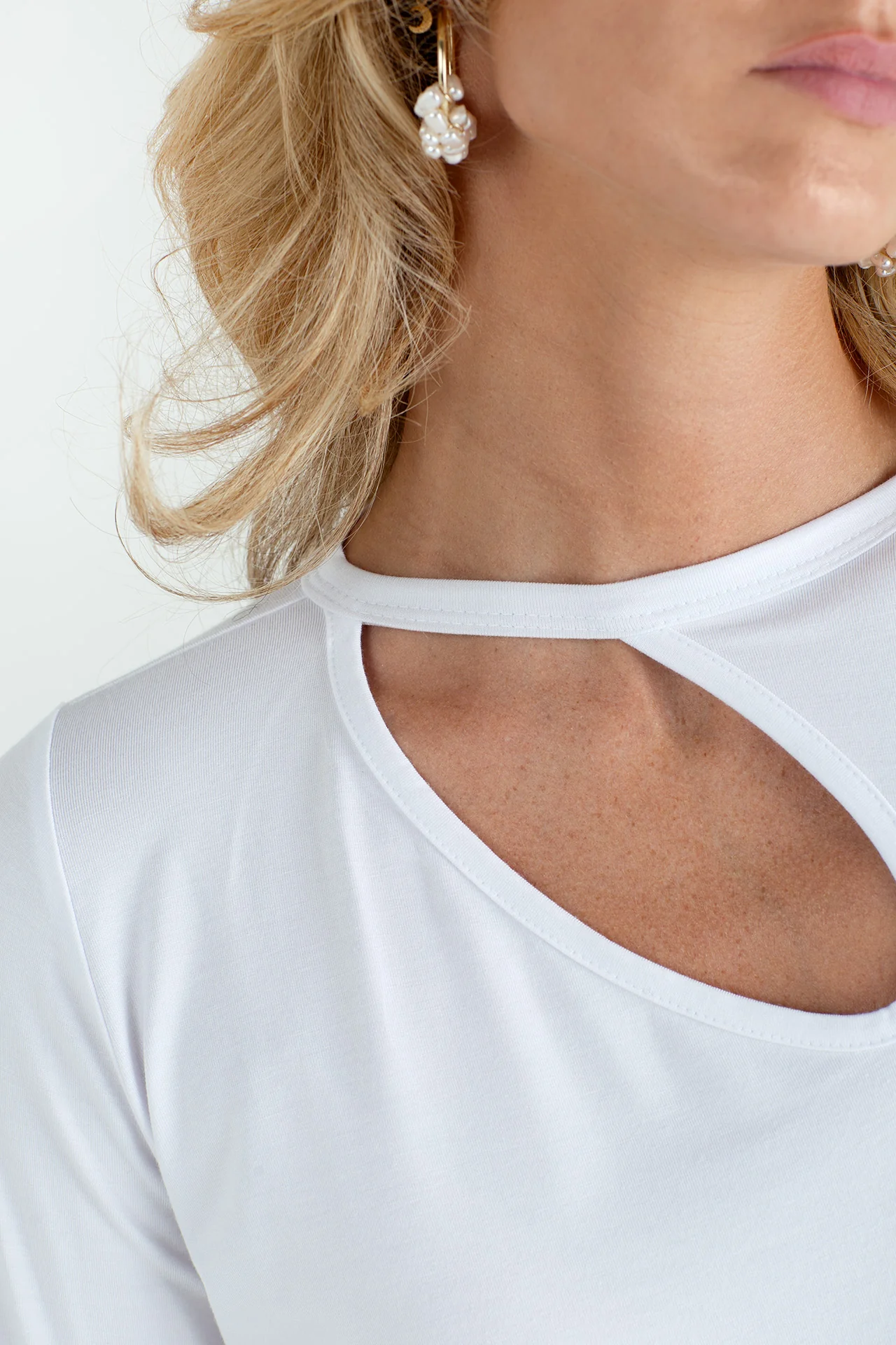 "The Stefanie Longsleeve"- Cut Out Detail T-shirt (White) - Image 5
